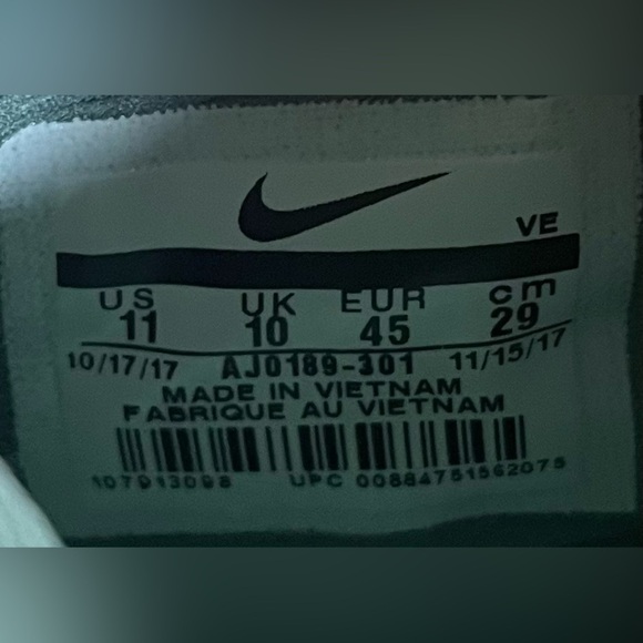 Nike Air Zoom Strike Mens Size 11 Running Shoes Sneakers Green AJ0189-301 - Picture 10 of 11